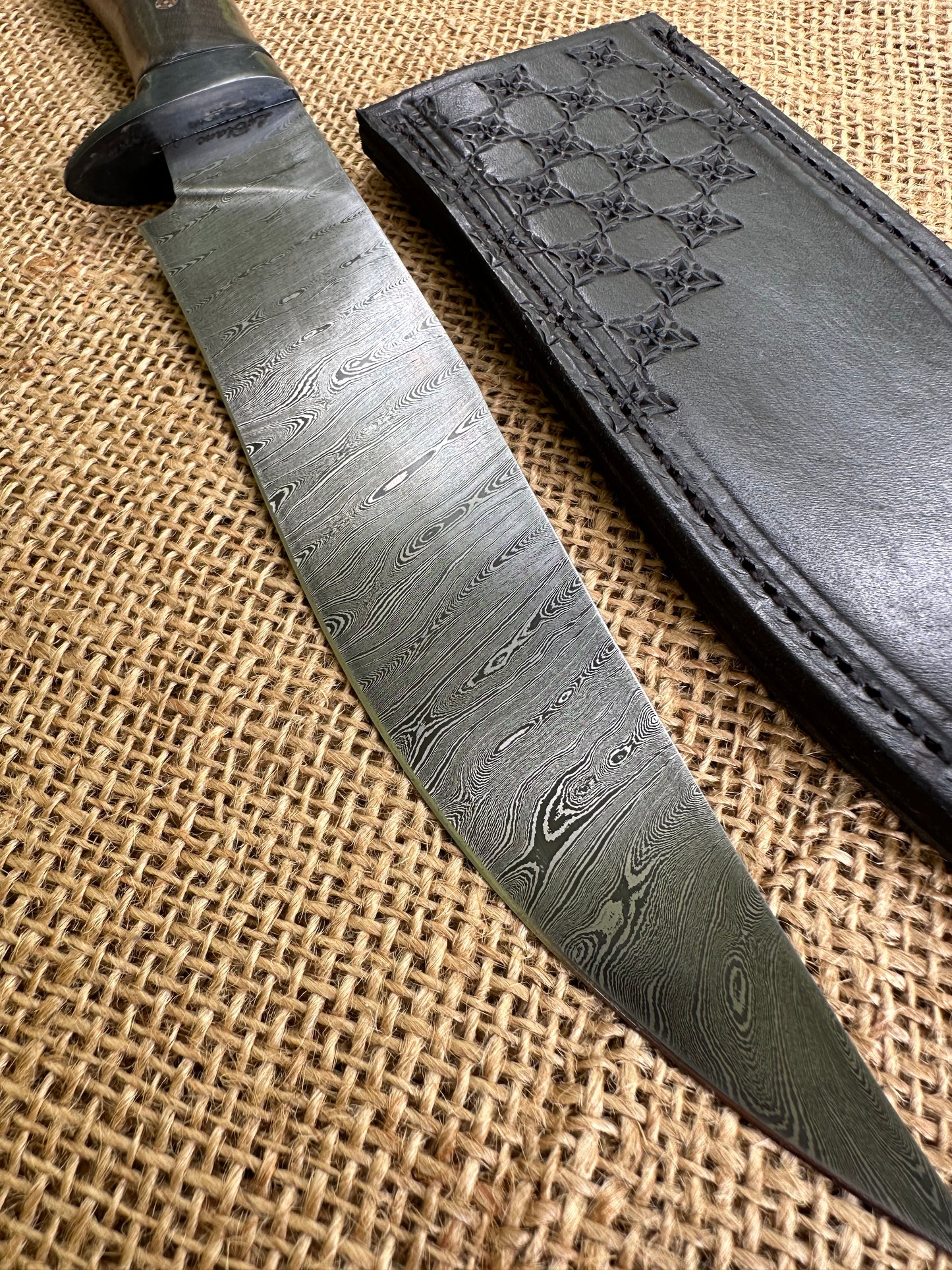 Twist Damascus Bowie